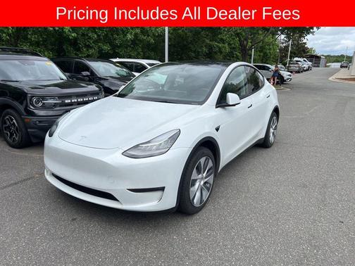 Pearl White Multi-Coat 2023 Tesla Model Y Long Range Dual Motor All-Wheel Drive