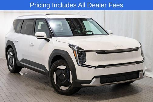 Glacial White Pearl 2026 Kia EV9 Wind