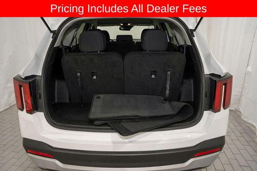 Glacial White Pearl 2025 Kia Sorento LX