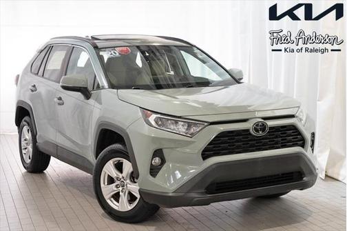 2020 Toyota RAV4 XLE
