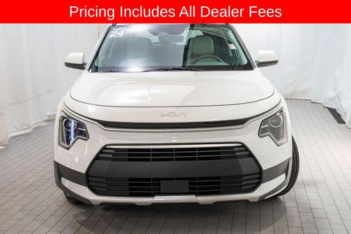 Snow White Pearl 2024 Kia Niro EX