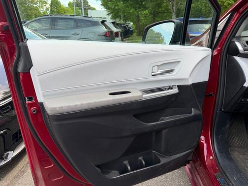 Ruby Flare Pearl 2025 Toyota Sienna XLE