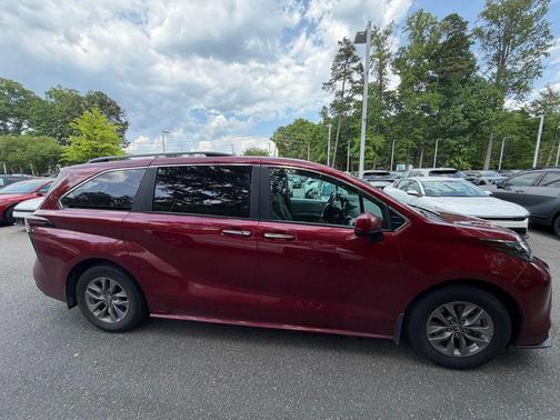 Ruby Flare Pearl 2025 Toyota Sienna XLE