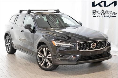 2023 Volvo V60 Cross Country B5 Plus