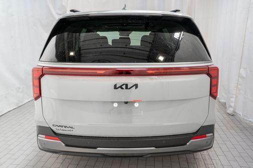 Ceramic Silver 2026 Kia Carnival SX