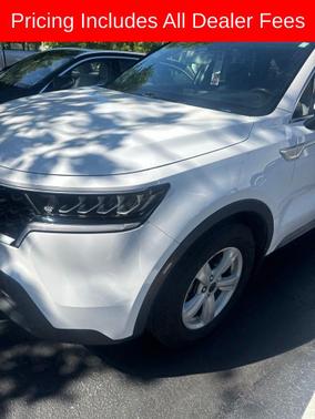 Glacial White Pearl 2021 Kia Sorento LX