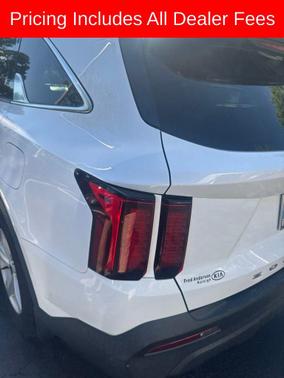 Glacial White Pearl 2021 Kia Sorento LX