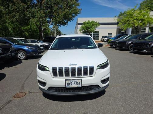 Bright White Clearcoat 2022 Jeep Cherokee Latitude Lux