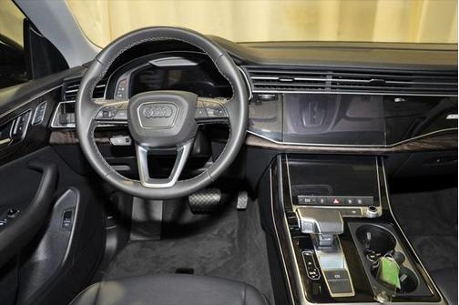 2022 Audi Q8 55 Premium Plus