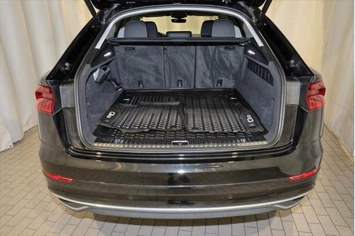 2022 Audi Q8 55 Premium Plus