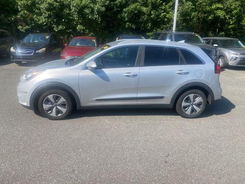 2017 Kia Niro LX