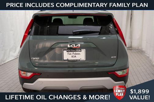 Cityscape Green 2026 Kia Niro EX