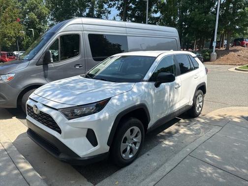 2022 Toyota RAV4 LE