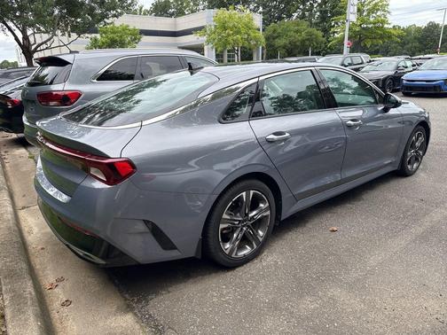 2022 Kia K5 EX