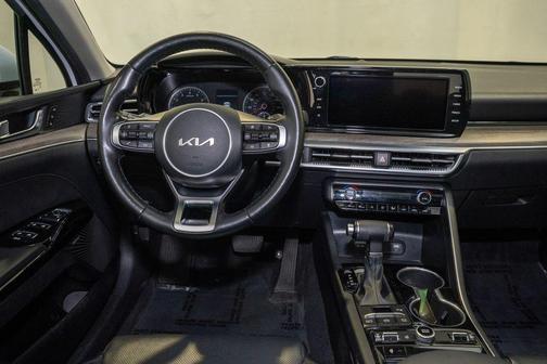 2022 Kia K5 EX