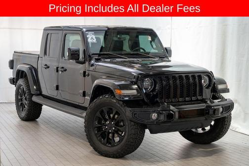 Black Clearcoat 2023 Jeep Gladiator High Altitude 4x4