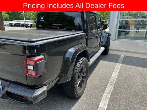 Black Clearcoat 2023 Jeep Gladiator High Altitude 4x4
