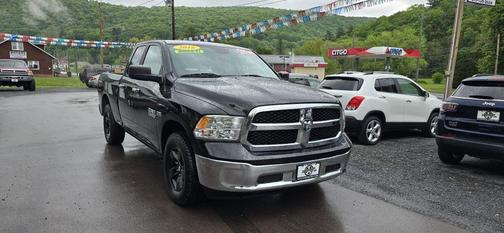 2016 RAM 1500 SLT