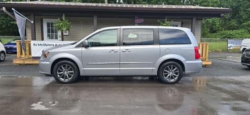 2015 Chrysler Town & Country S