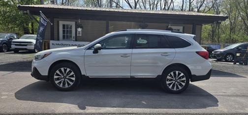 Crystal White Pearl 2018 Subaru Outback 2.5i Touring