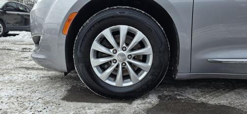 2019 Chrysler Pacifica Touring-L