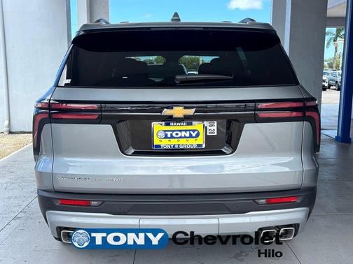 Sterling Gray Metallic 2026 Chevrolet Traverse LT