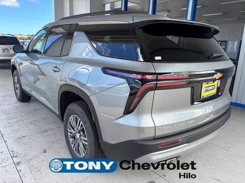 Sterling Gray Metallic 2026 Chevrolet Traverse LT