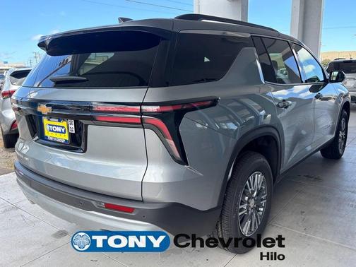 Sterling Gray Metallic 2026 Chevrolet Traverse LT