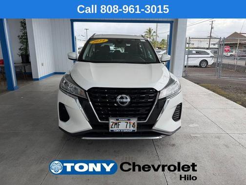 Aspen White 2024 Nissan Kicks SV