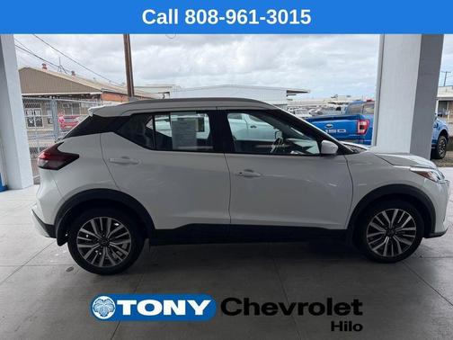 Aspen White 2024 Nissan Kicks SV