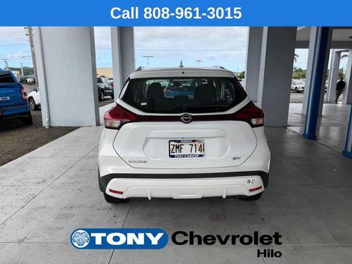 Aspen White 2024 Nissan Kicks SV