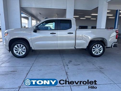 White Sand 2026 Chevrolet Silverado 1500 Custom