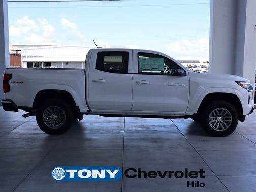 Summit White 2026 Chevrolet Colorado LT