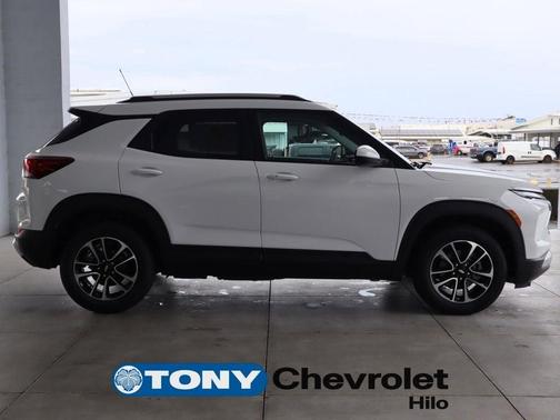 Summit White 2026 Chevrolet Trailblazer LT