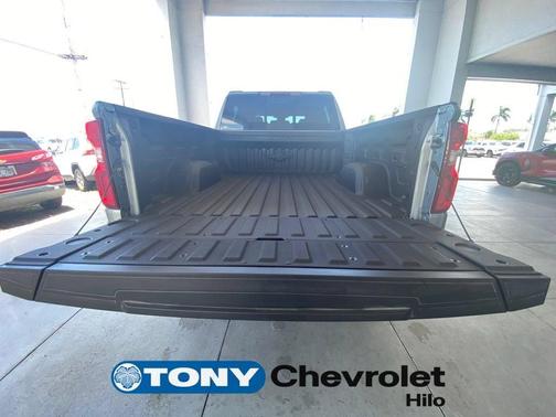 Sterling Gray Metallic 2026 Chevrolet Silverado 1500 LT Trail Boss