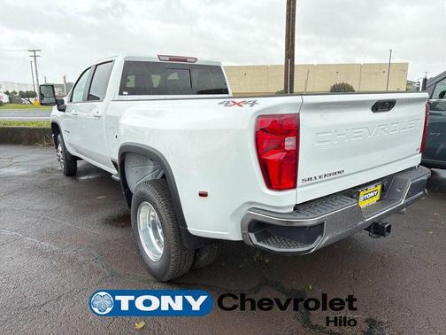 Summit White 2026 Chevrolet Silverado 3500 LT