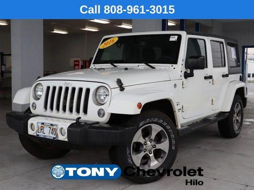 White 2016 Jeep Wrangler Unlimited Sahara