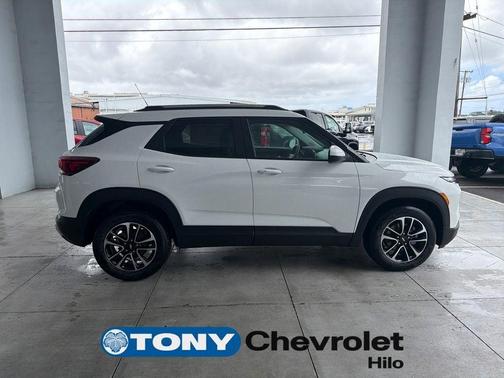 Summit White 2026 Chevrolet Trailblazer LT
