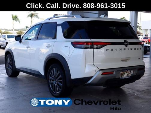 2022 Nissan Pathfinder SL