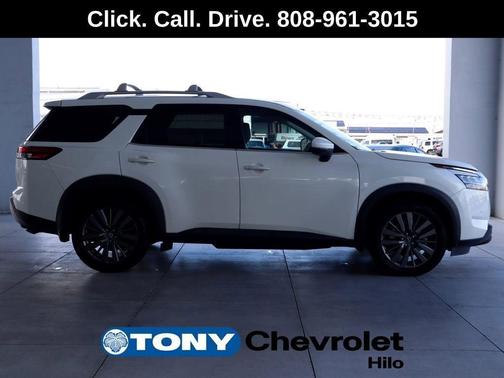 2022 Nissan Pathfinder SL