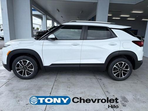 Summit White 2026 Chevrolet Trailblazer LT