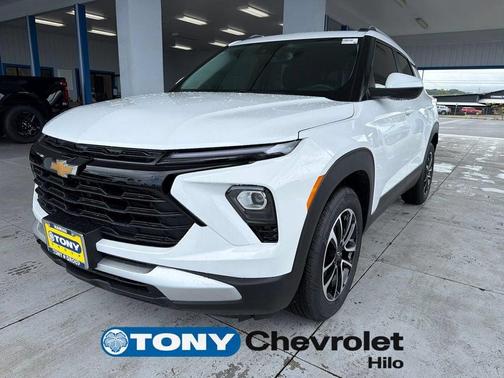 Summit White 2026 Chevrolet Trailblazer LT