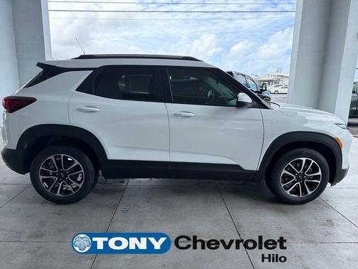 Summit White 2026 Chevrolet Trailblazer LT