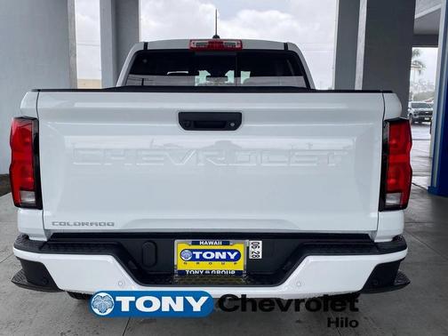 Summit White 2026 Chevrolet Colorado LT