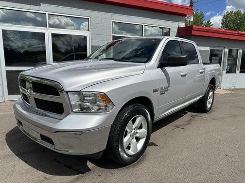 2019 RAM 1500 SLT