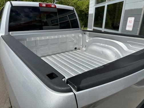 2019 RAM 1500 SLT