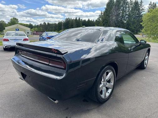 Brilliant Black Crystal Pearlcoat 2010 Dodge Challenger R/T