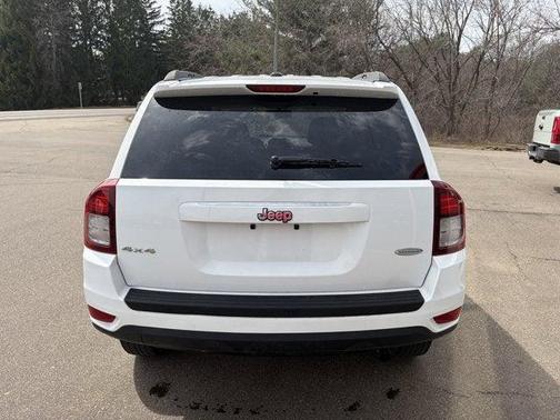 Bright White Clearcoat 2016 Jeep Compass Latitude