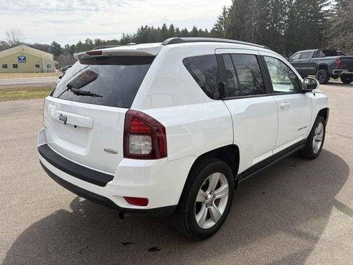 Bright White Clearcoat 2016 Jeep Compass Latitude