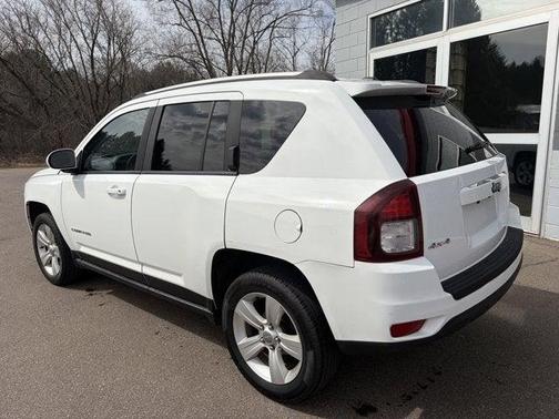 Bright White Clearcoat 2016 Jeep Compass Latitude